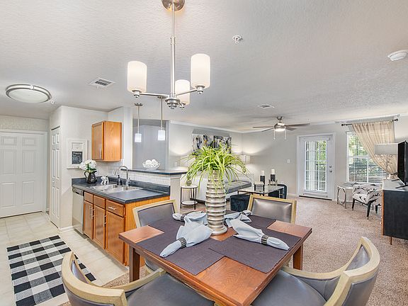 3rd image of 1000 Colonnade Dr #101-210