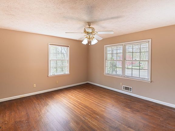 4th image of 1264 Morrow Rd