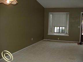 3rd image of 27664 Trailbrooke Cir #28