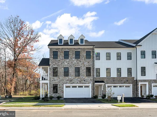 714 Walkers Mill Ln, Wilmington, DE 19807