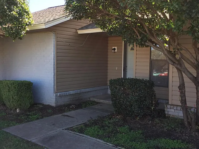 1022 Chowning Ave — Photo 2