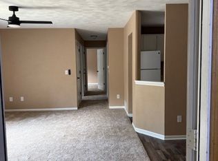 11722 Parkway Dr APT 5, Roscoe, IL 61073