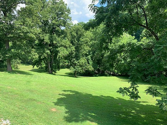 4th image of 3797 Wallace Pike