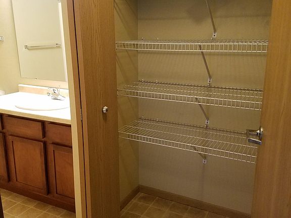 4th image of 2401 36th St S APT 204