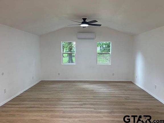 4th image of 70 Private Road 52035