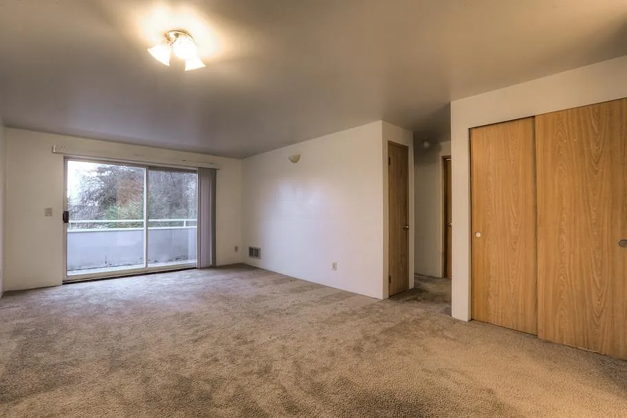 Barton Court — Photo 4