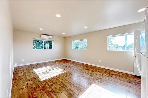 17134 Saticoy St Photo 1