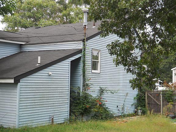 2nd image of 15 Wagon Ln