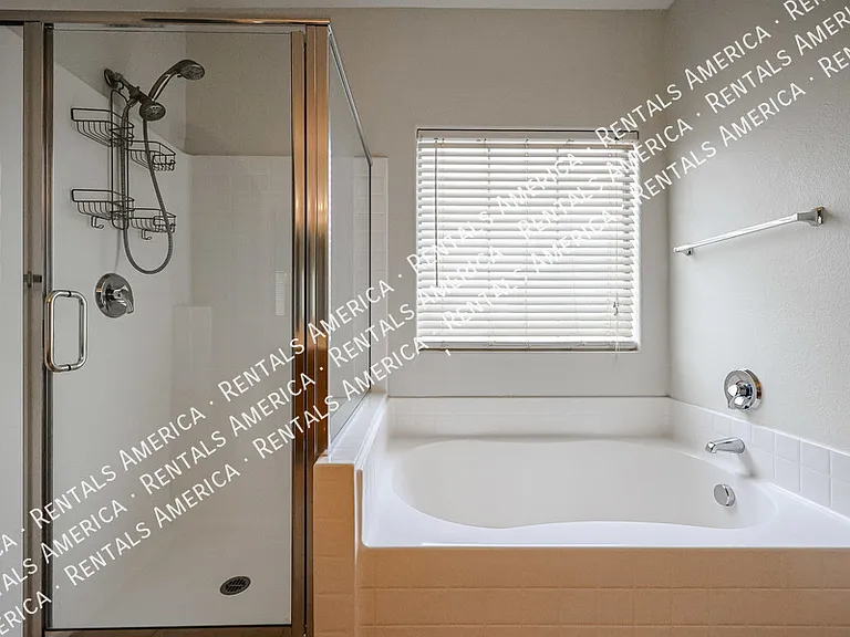 3481 E Vernon St — Photo 28