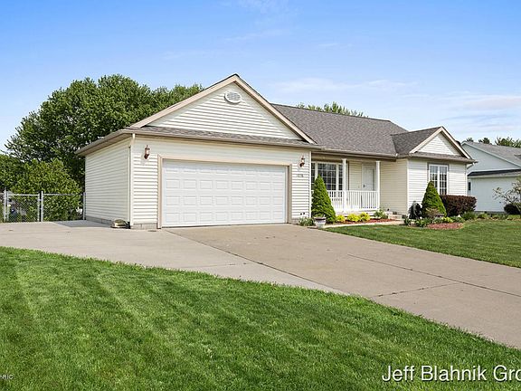 3rd image of 1058 Sunrise Ln NW