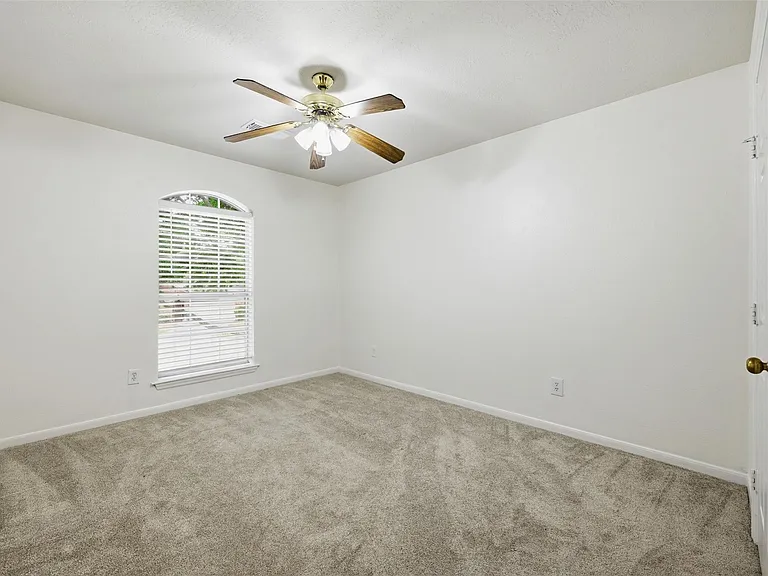 18010 Quiet Stream Ct — Photo 11
