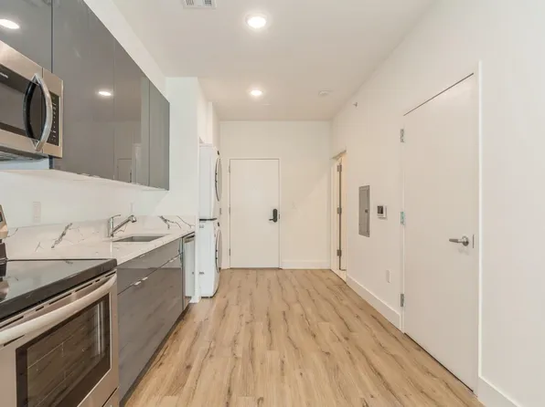 28-26 Vroom Street image 5 of 30