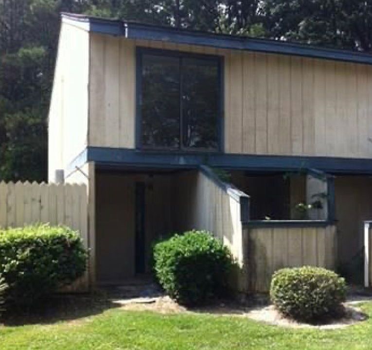 301 Creek Dr