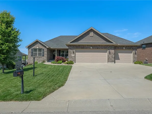 17 Louise Dr, Springboro, OH 45066