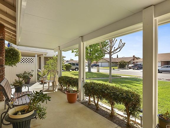 4th image of 24390 Via Del Sol St