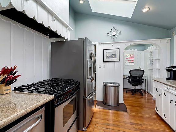 5th image of 8611 Rosewood Ave #A