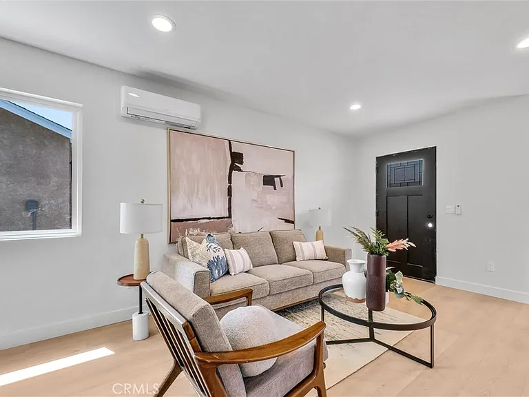 2305 Sesmas St — Photo 30