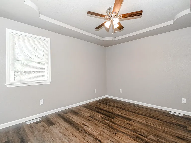 100 NE 101st Pl — Photo 15