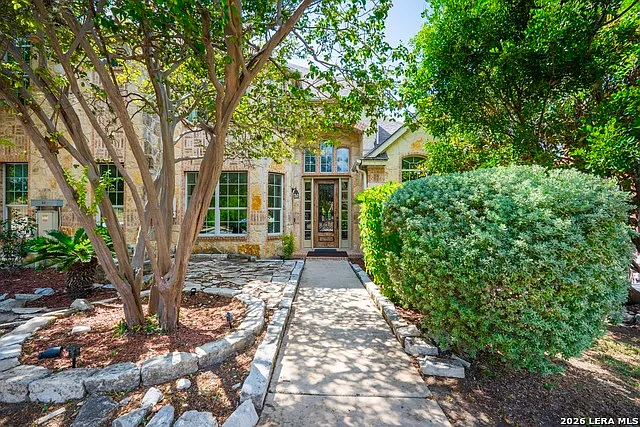 5 bed, 3.5 bath, 6088 sqft, $4,800 — Photo 1