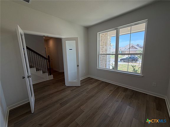 3rd image of 6906 McGregor Loop