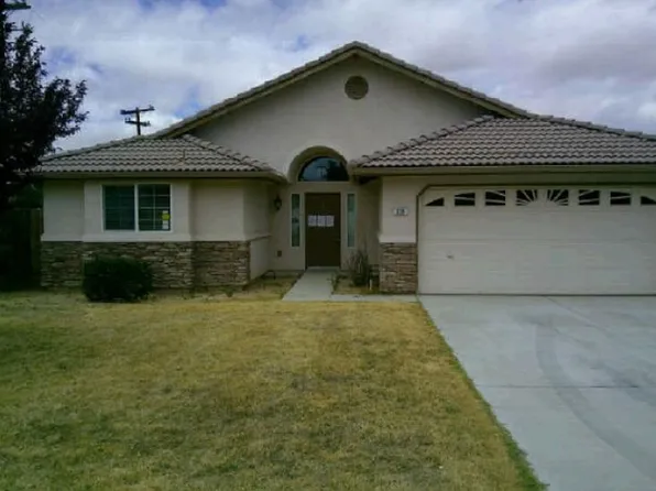 320 Pilgrim Ave, Taft, CA 93268