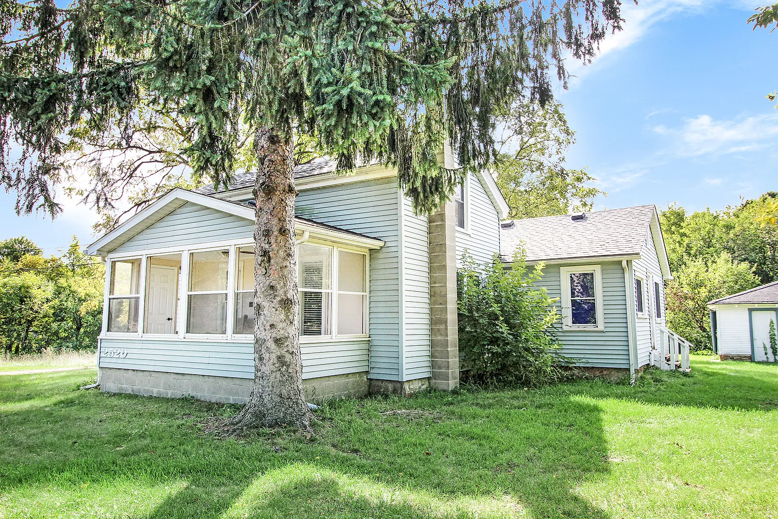 2520 E M 36 photo 1