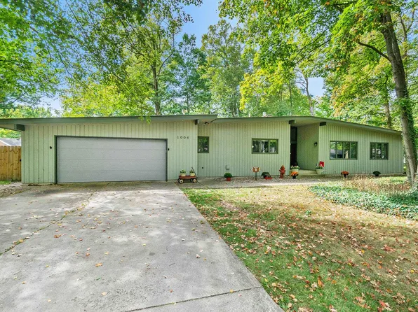 1004 Northwood Dr, Nappanee, IN 46550