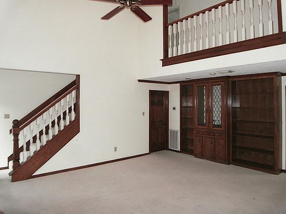 BIG DEN WITH BUILT-INS