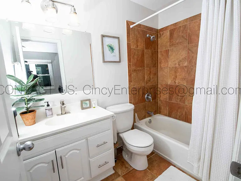 2126A Gilbert Ave — Photo 13