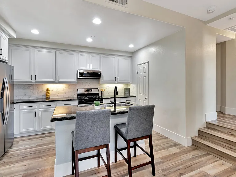2822 Escala Cir — Photo 35