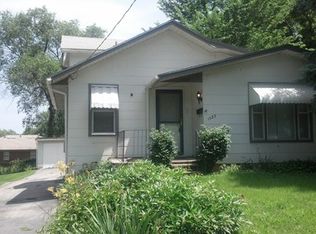 1323 N Pleasant St, Independence, MO 64050