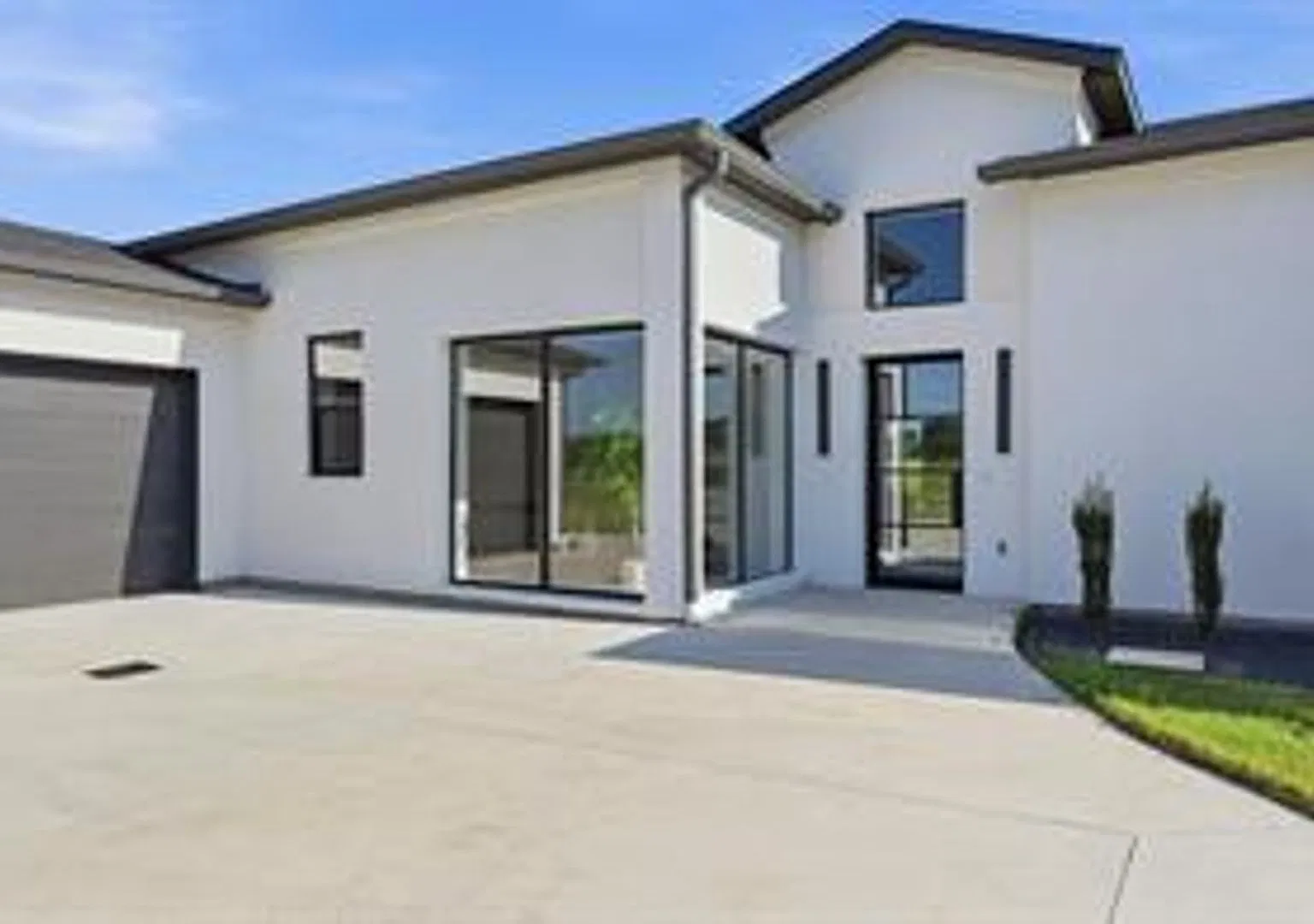 Elevated Living. Exceptional Privacy. Unmatched Setting. — Photo 4