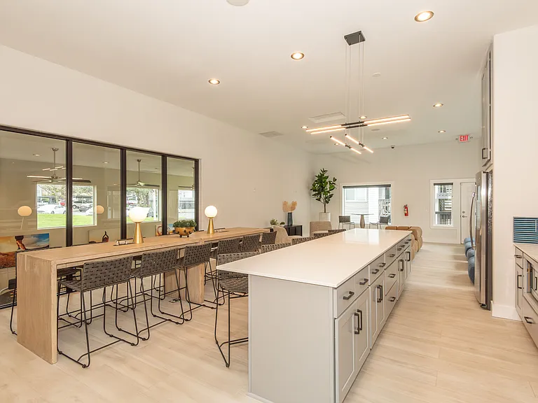 Lumina Apartments — Photo 42