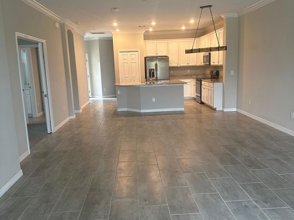 2nd image of 9139 Woodhurst Dr