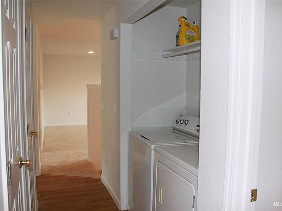 3rd image of 6002 Kenwood Dr #101