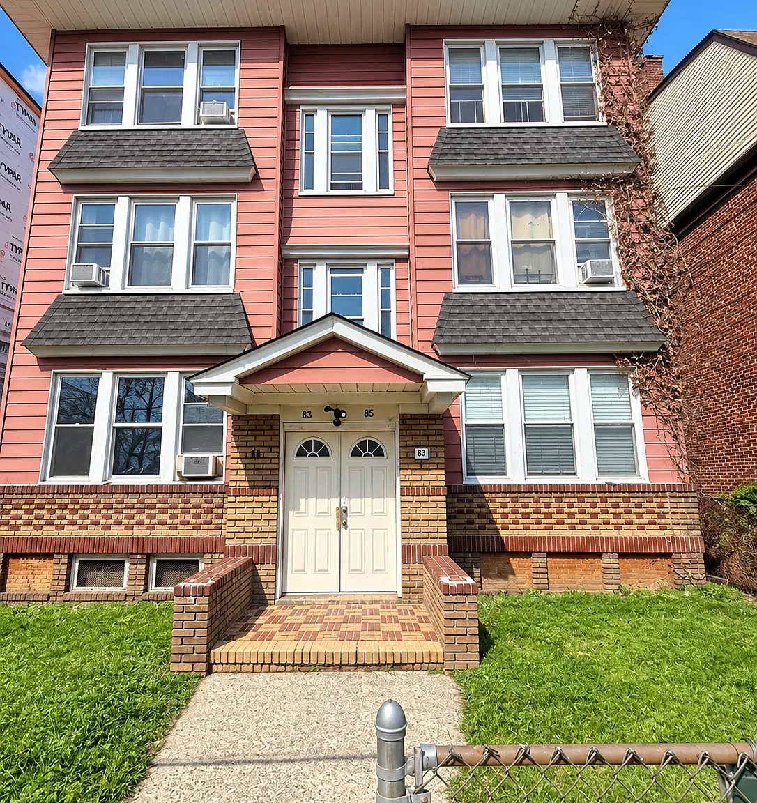 2 bed, 650 sqft, $1,850 — Photo 1