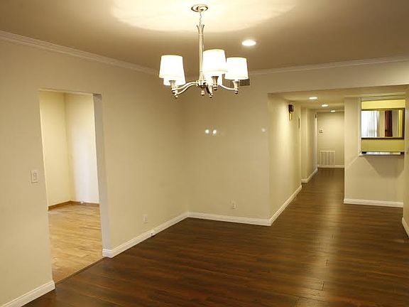 3rd image of 348 S Rexford Dr APT 1