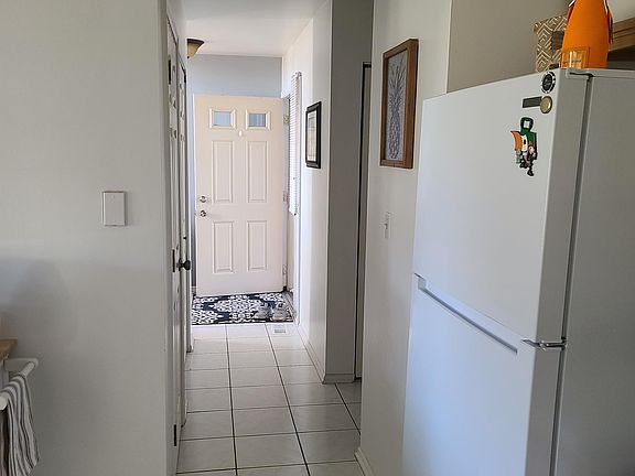 5th image of 4432 Edinburg Ln