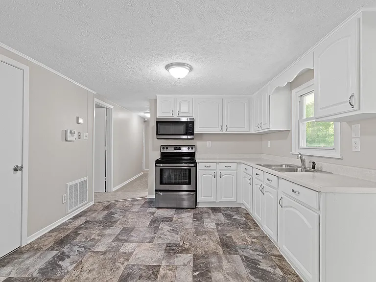 5128 Sunset Lake Rd — Photo 11