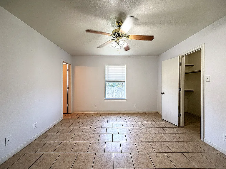 1304 Cinch Dr #B — Photo 16