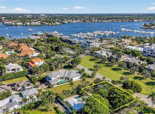 709 Broad Ave S, Naples, FL 34102