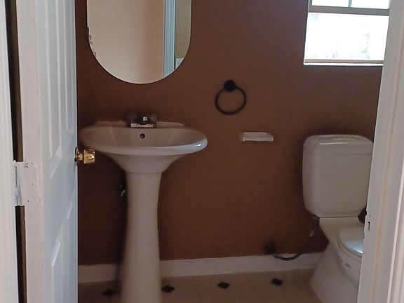 5th image of 10625 Daines Dr