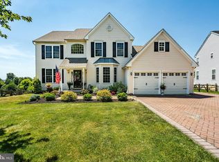 81 Overlook Cir, Garnet Valley, PA 19060