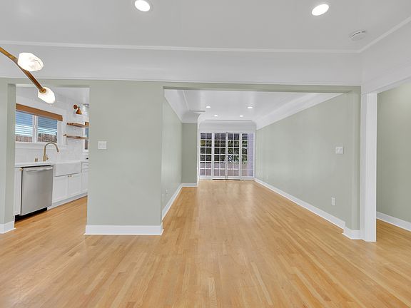 5th image of 3525 Herbert St