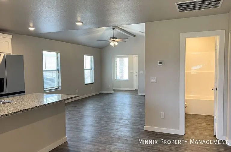 8007 Date Ave — Photo 9
