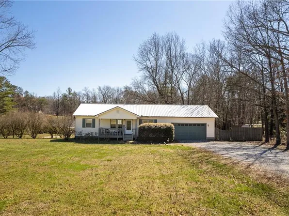 294 Jessica Trl, Murrayville, GA 30564