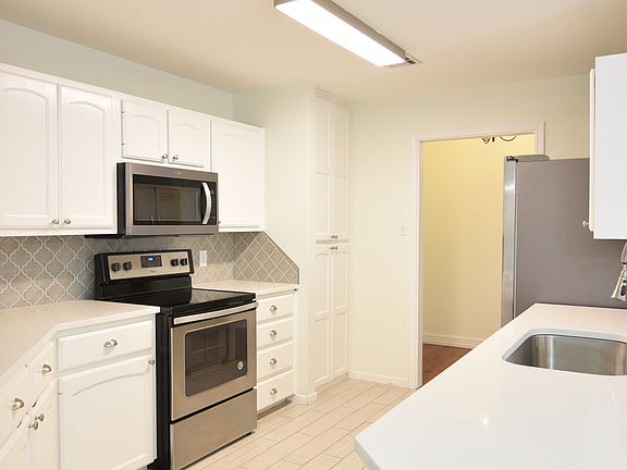 5th image of 4613 Danbury Dr
