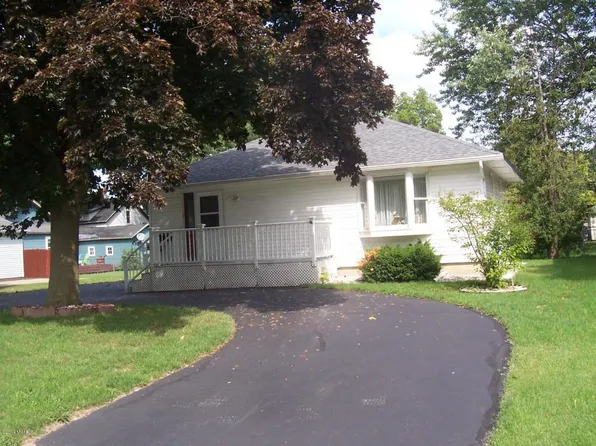 158 Vine St NW, Sparta, MI 49345