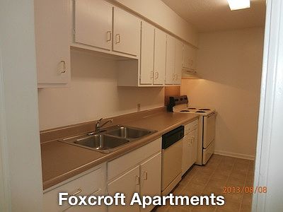 4th image of 1002 Foxcroft Ln APT 8