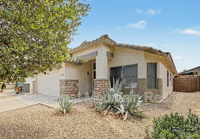 1237 W Fruit Tree Ln — Photo 3
